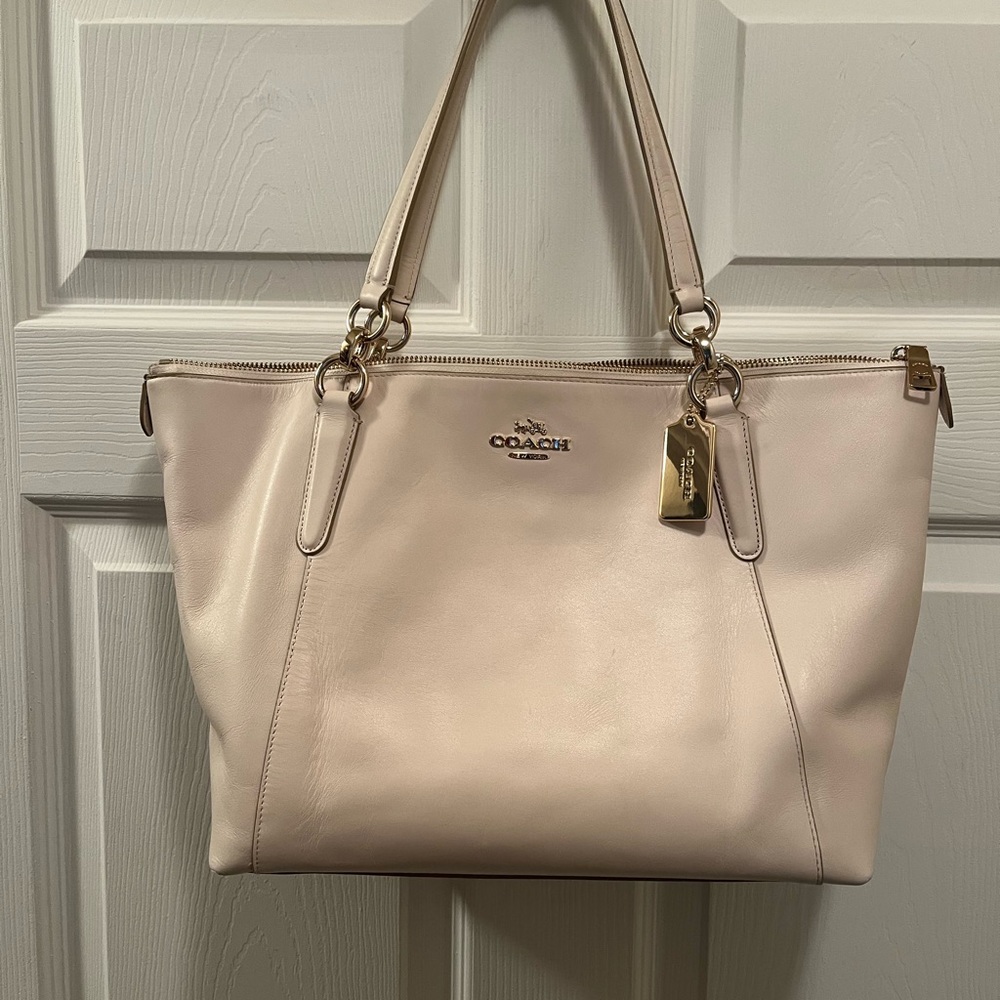 Coach Light Cream Leather Large Zip Tote Bag